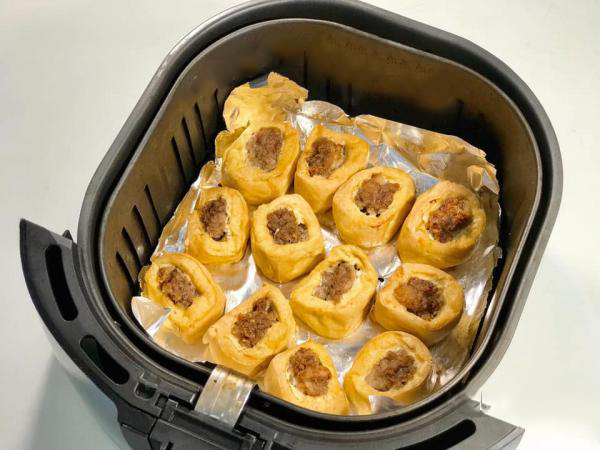 Giấy bạc có cho được vào nồi chiên không dầu